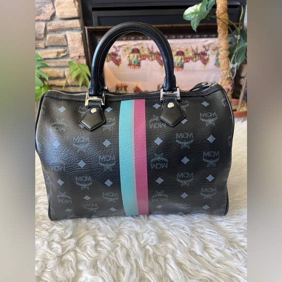 EUC mcm boston stark - Picture 4 of 15